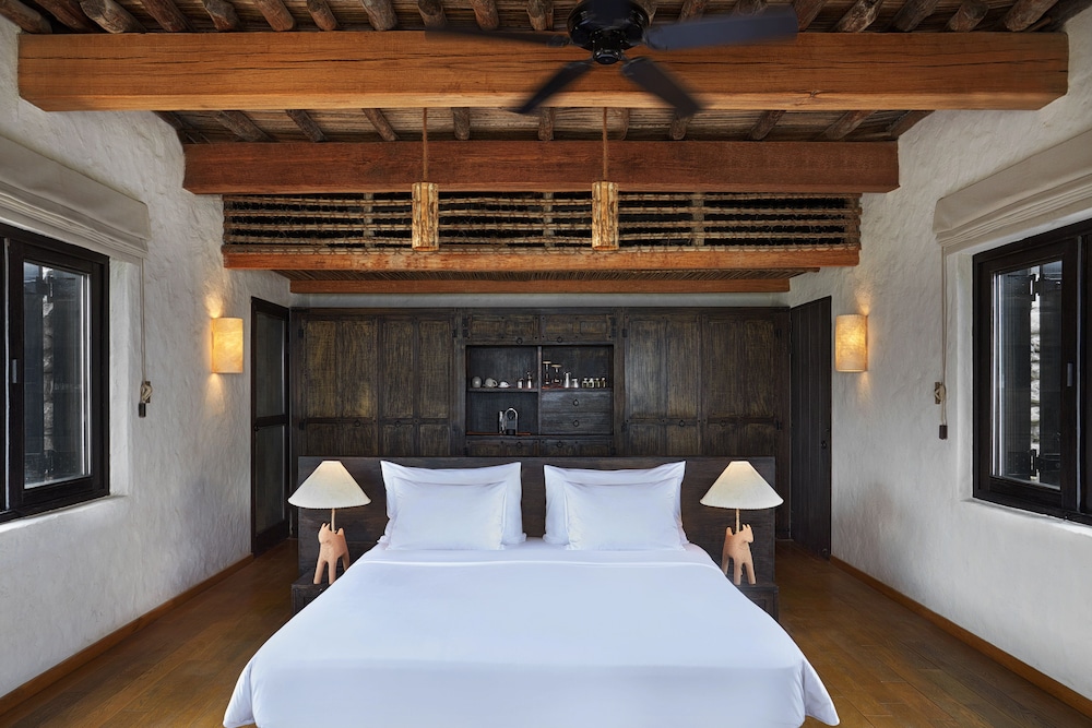 3 Bedrooms, Retreat, Villa, 2 King Beds, Single Bed, Beach Front, Sofa