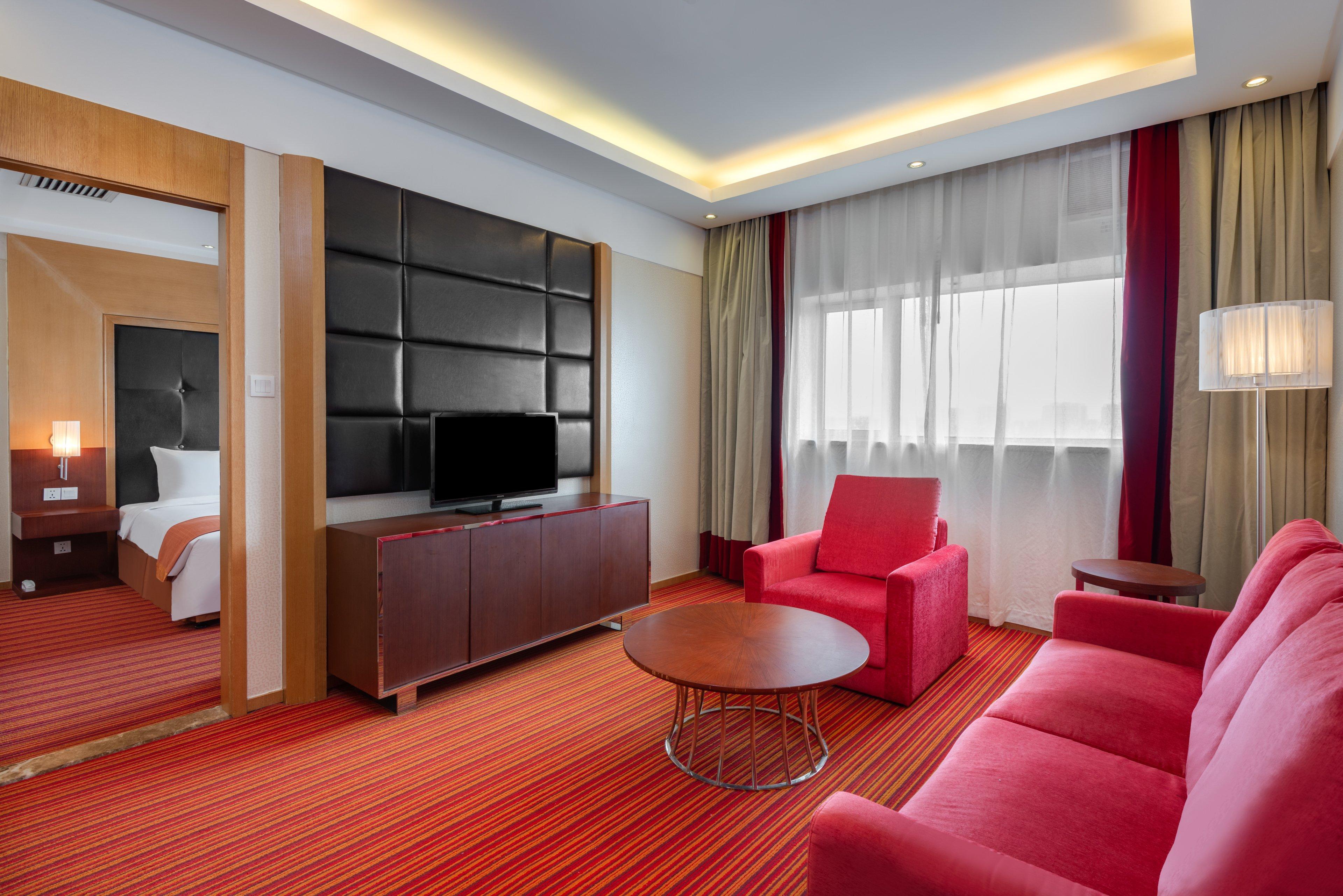 HOLIDAY INN EXPRESS SHANGHAI NEW HONGQIAO 18/30