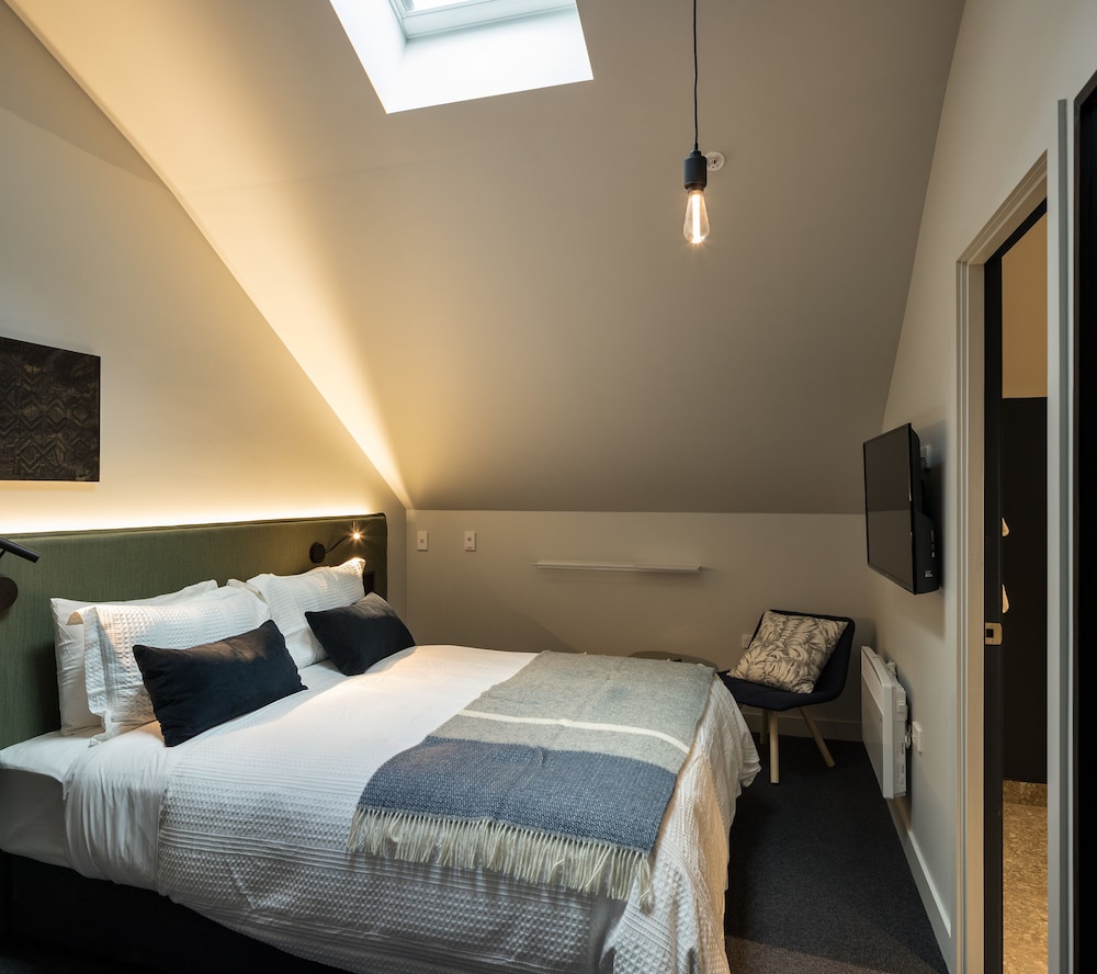 STUDIO, DOUBLE BED, ATTIC