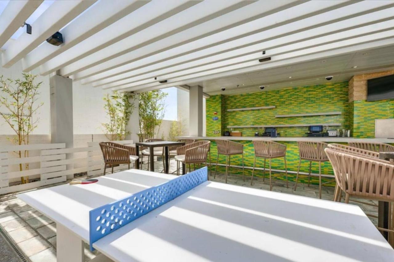The Adele Palazzo Suite at Palms Place 8/23