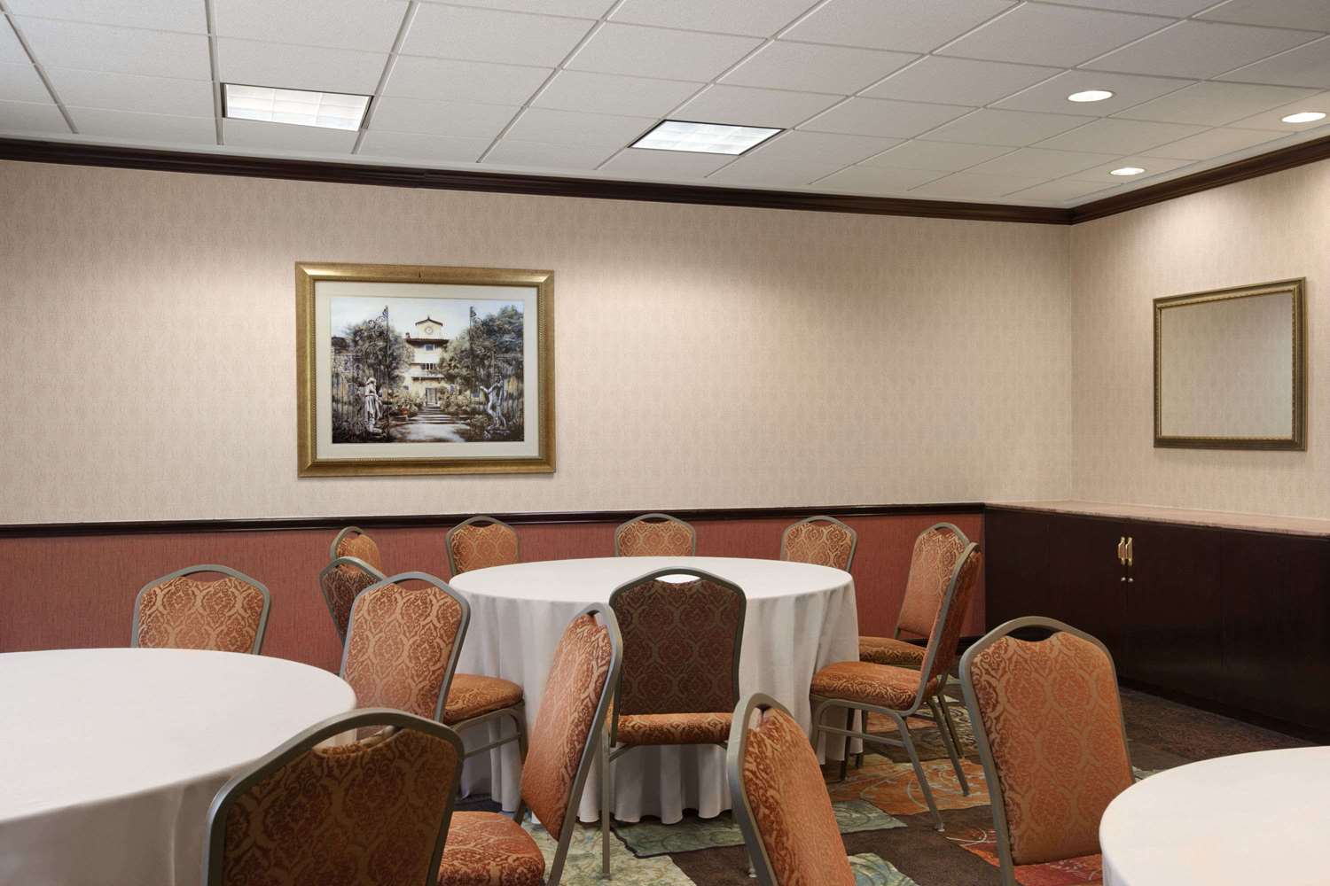 Holiday Inn Long Island - Islip Arpt East 36/46