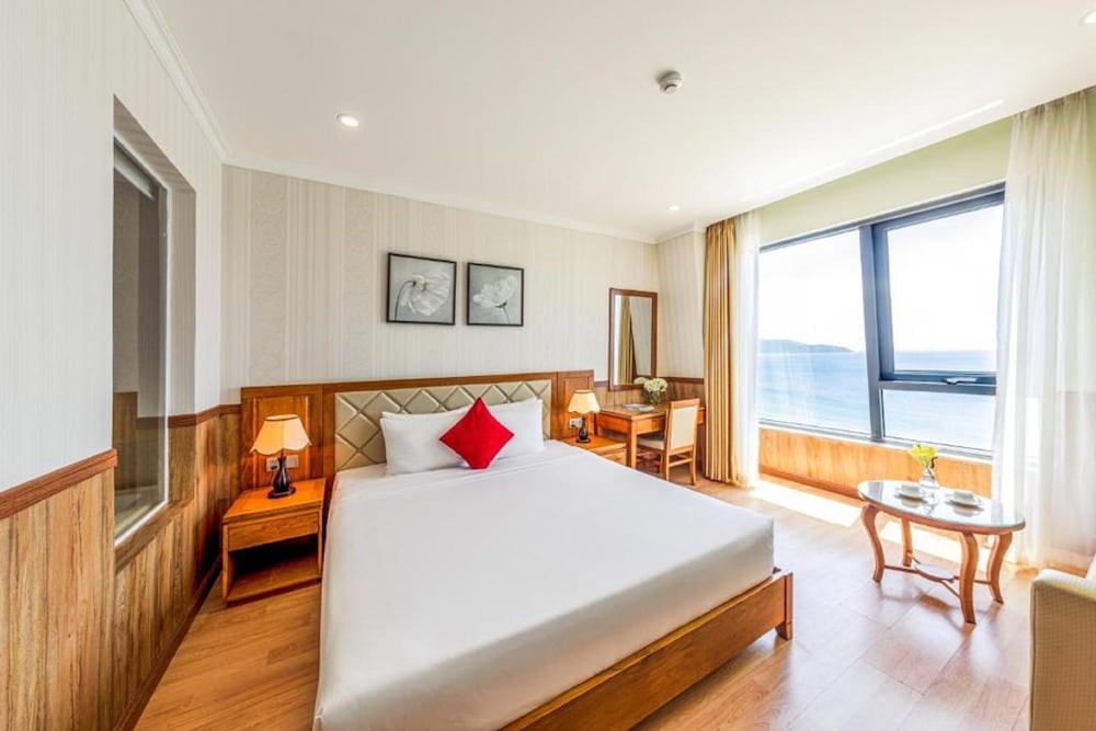 Serene Beach Hotel Danang 10/69