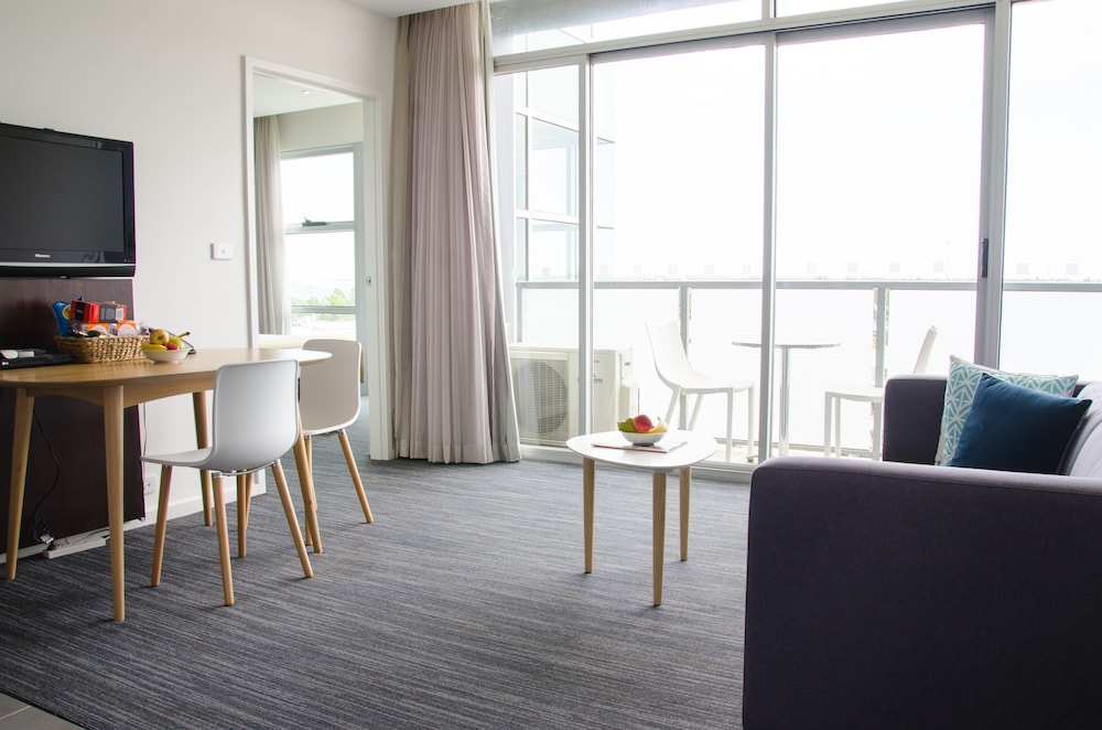 QUEST CAROLINE SPRINGS 24/33
