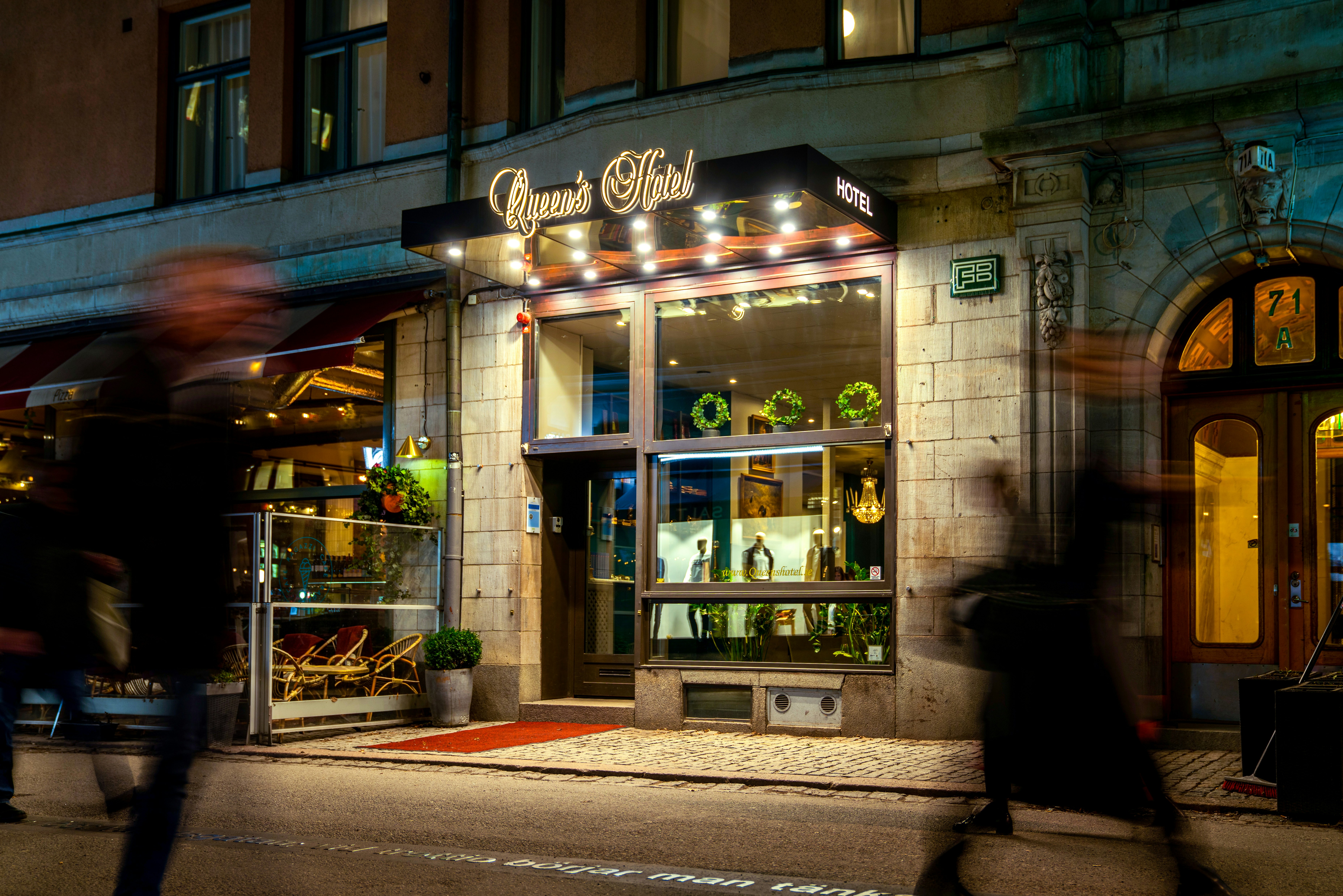 Queen's Hotel First Partner 2/45