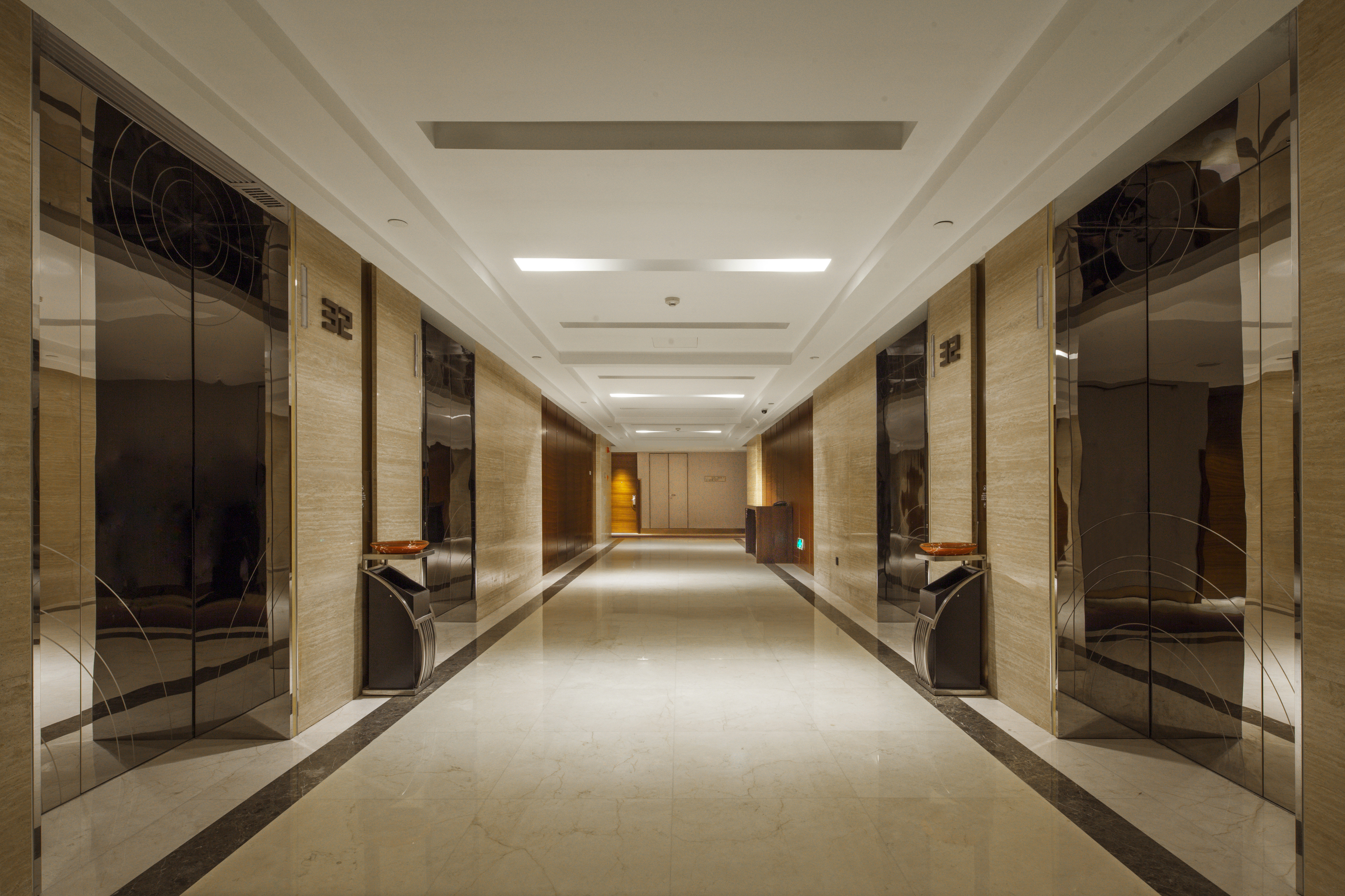 CROWNE PLAZA WUXI TAIHU 55/76