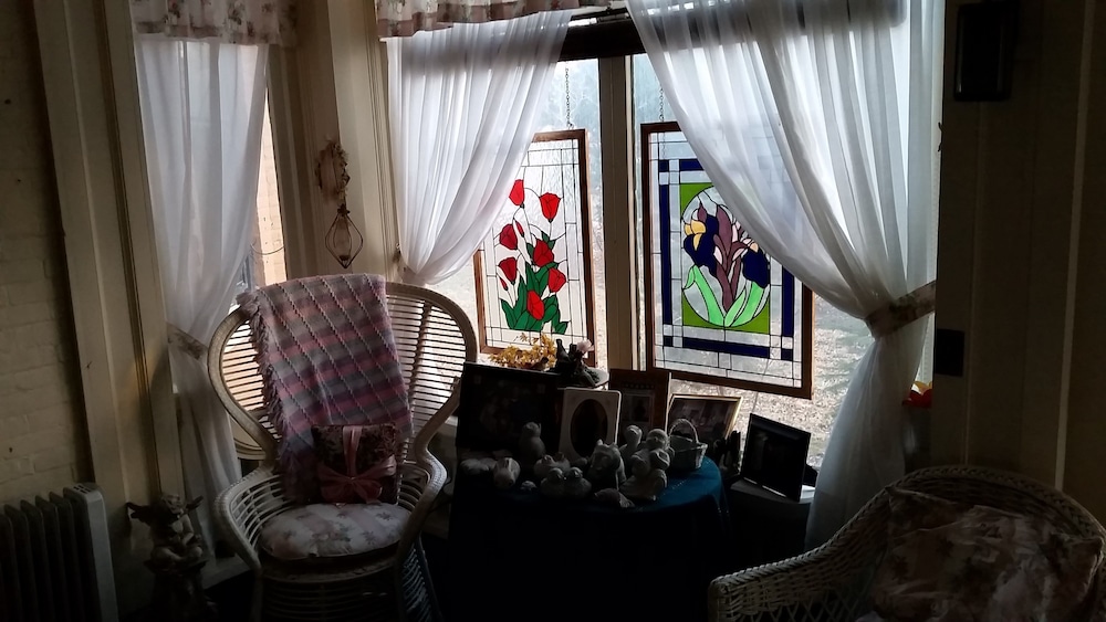 Victorian Inn Bed and Breakfast 23/29