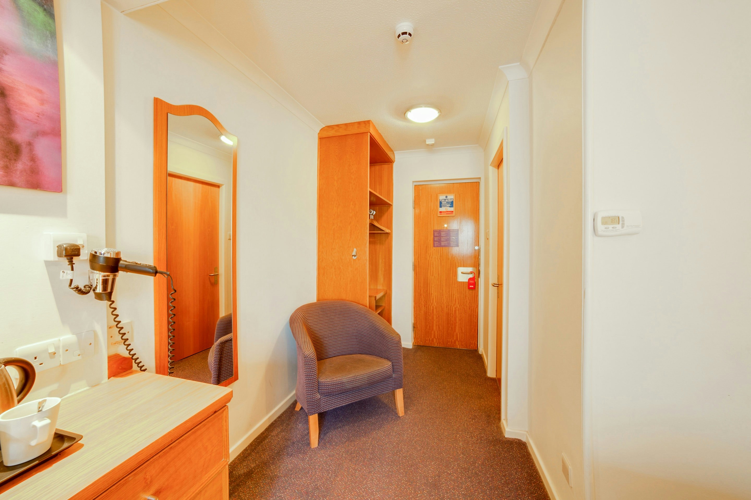 OYO Lakeside Haydock Hotel, St Helens, A580 East Lancs, Garswood Old Road 16/23