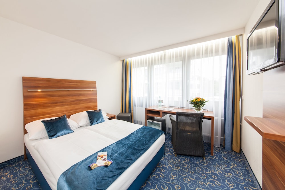 ROOM, SINGLE, QUEEN BED