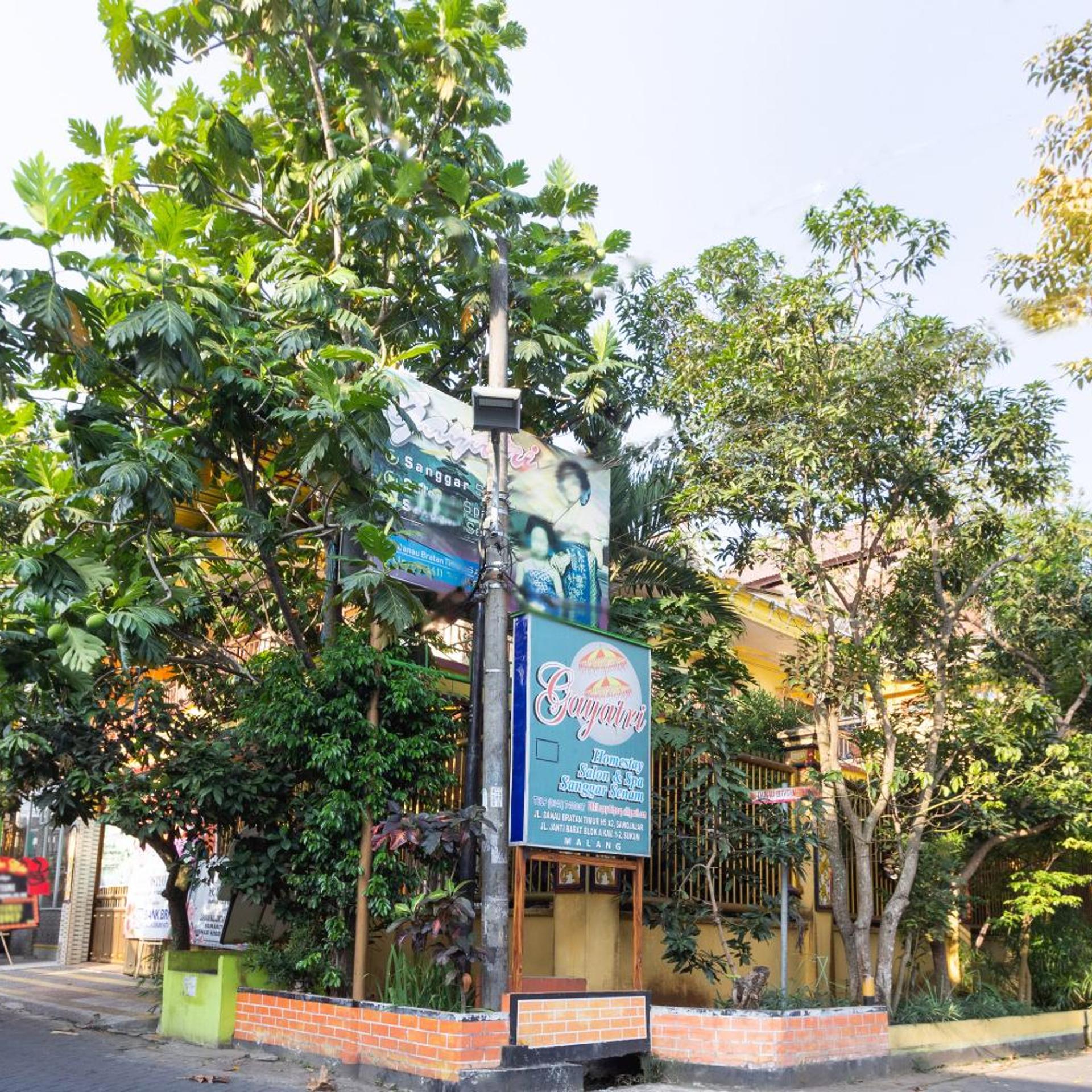 OYO 3727 Homestay Gayatri Sawojajar 3/57