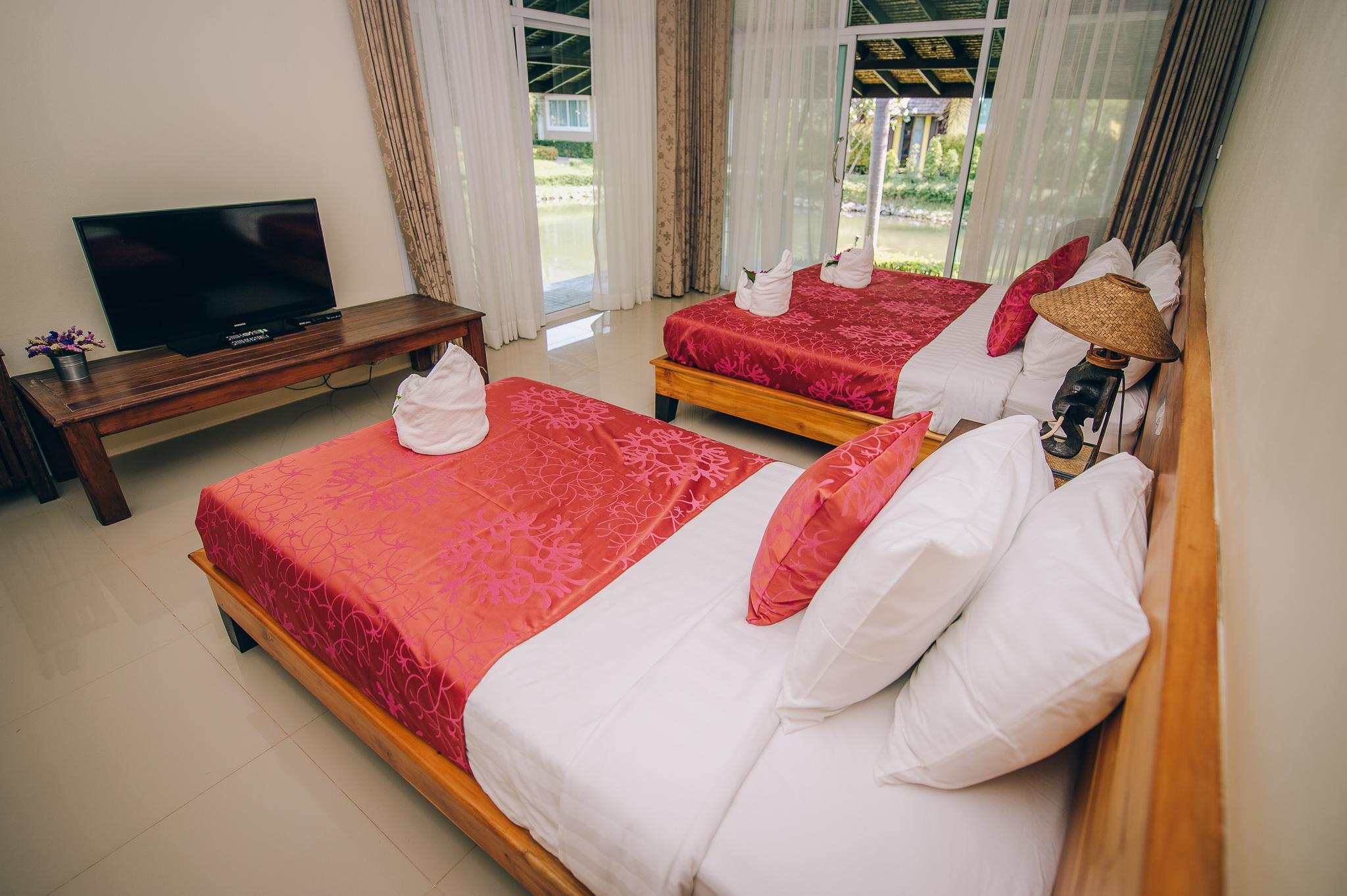 Deluxe, 1 Double and 1 Single Bed, Lagoon View