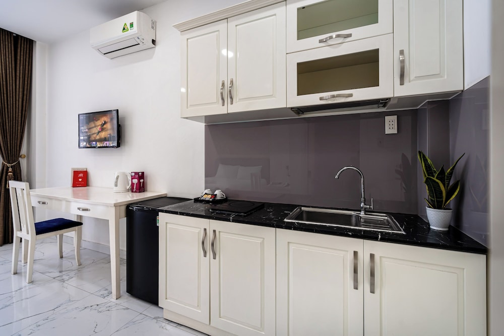 Lyna Apartment 6/46