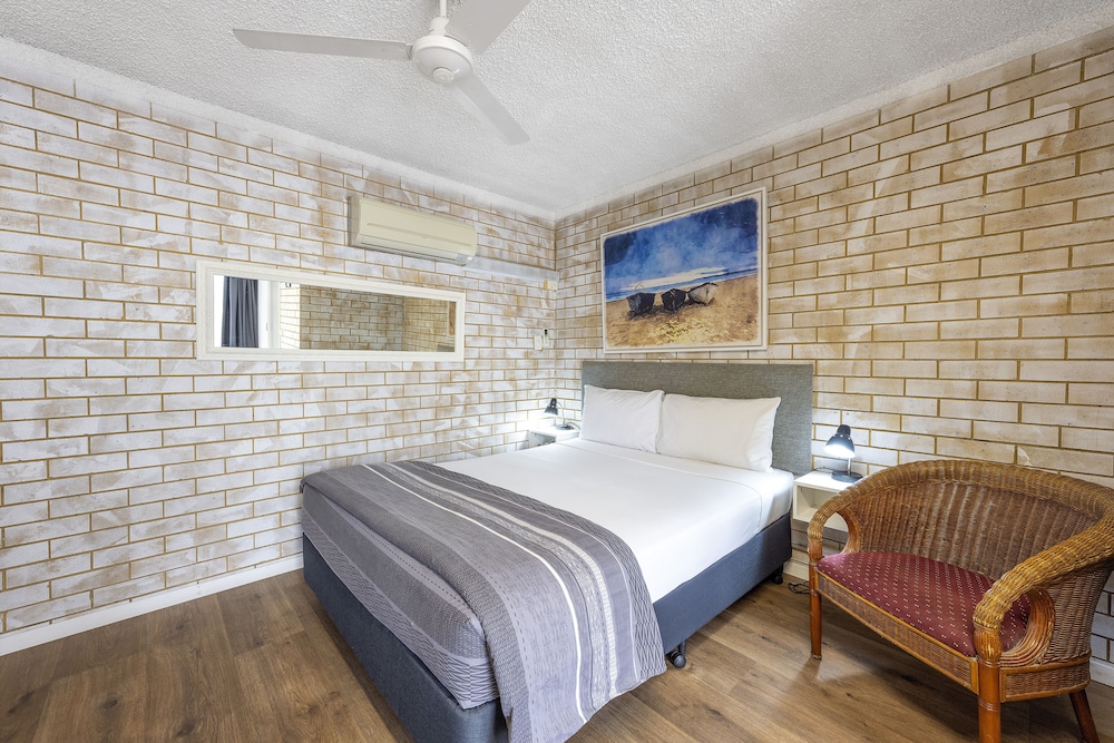 COAST INN MOTEL 12/59