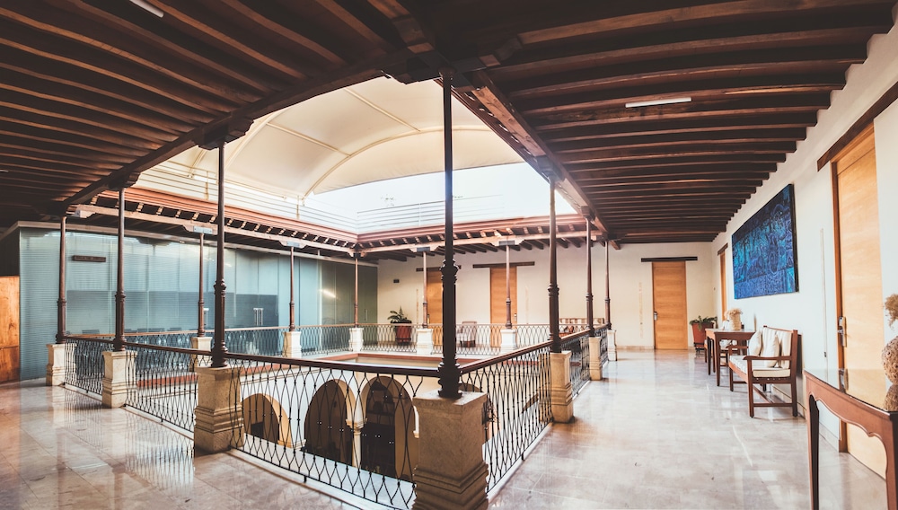Hotel Parador de Alcalá 55/75