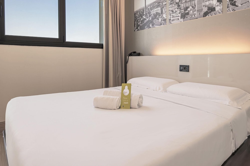 Superior, Queen Bed