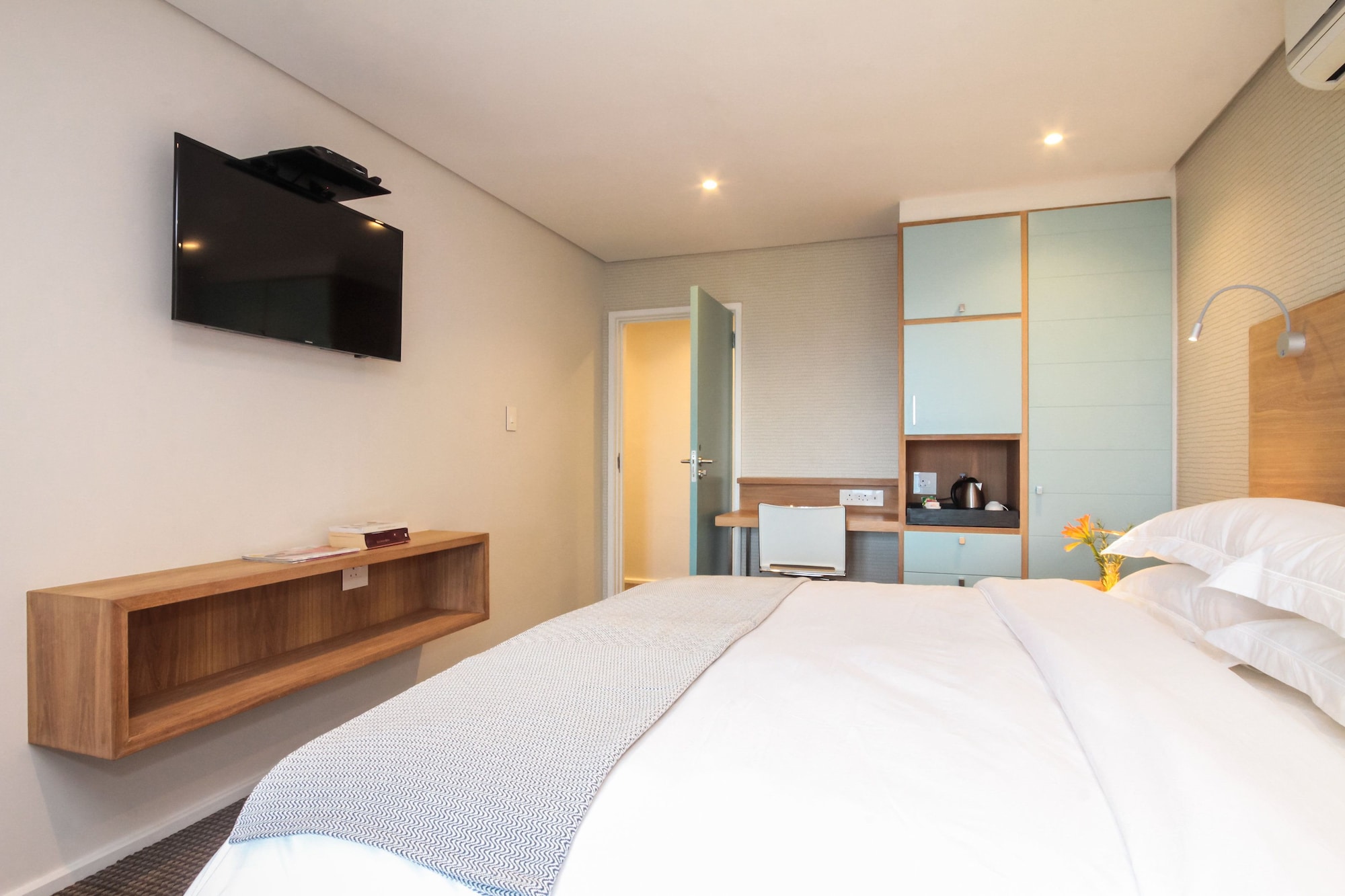 STANDARD, DOUBLE OR TWIN BED, OCEAN VIEW, BALCONY