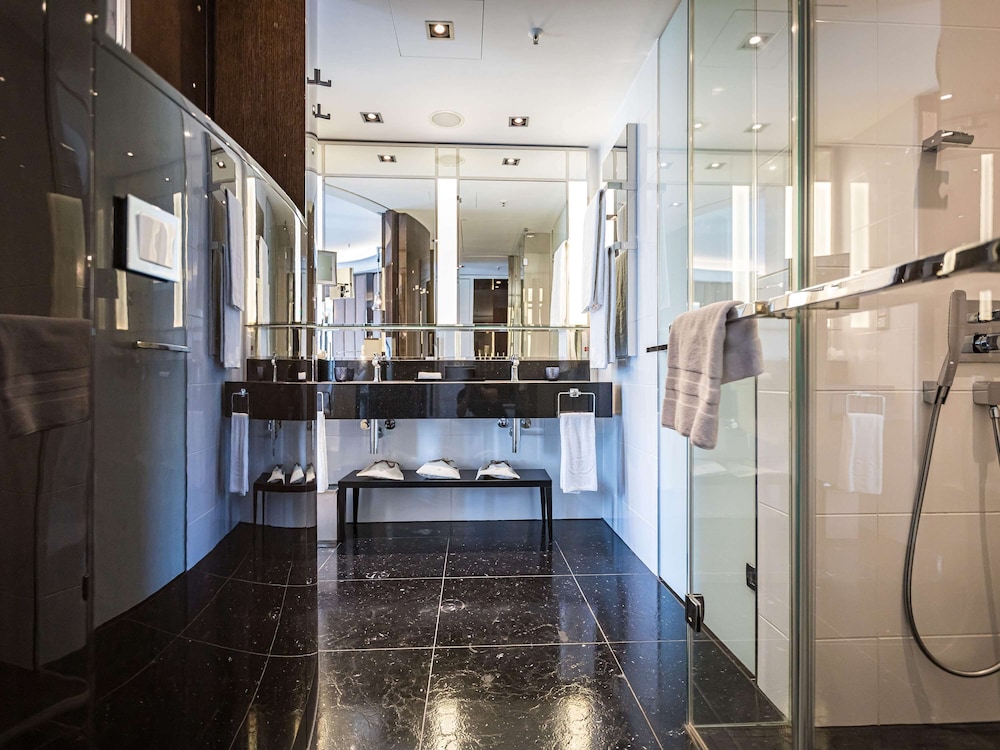 Sofitel Frankfurt Opera 6/75