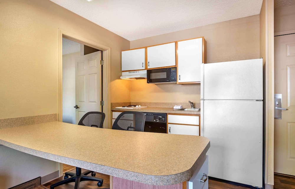 Studio 6 Corporate Extended Stay Philadelphia Malvern Swedesford Rd. PA 42/56