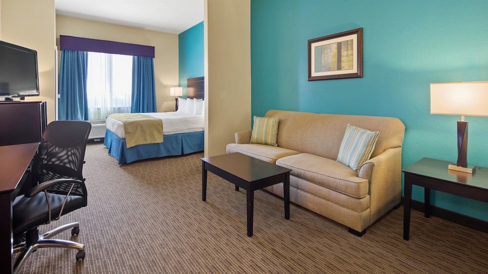 Best Western Lindsay Inn Suites 15/24
