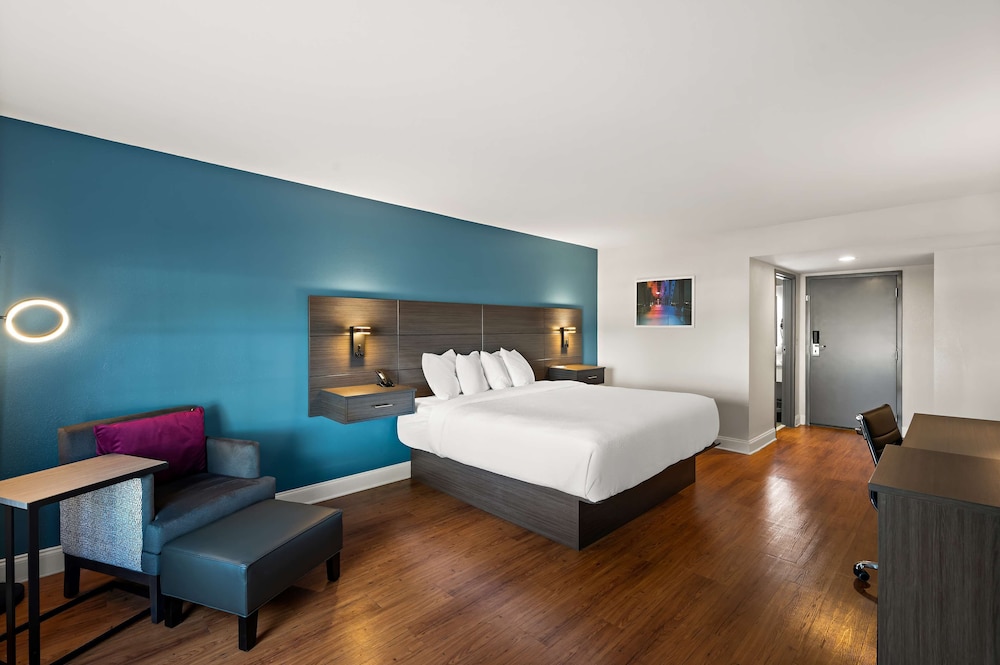 STANDARD, KING BED