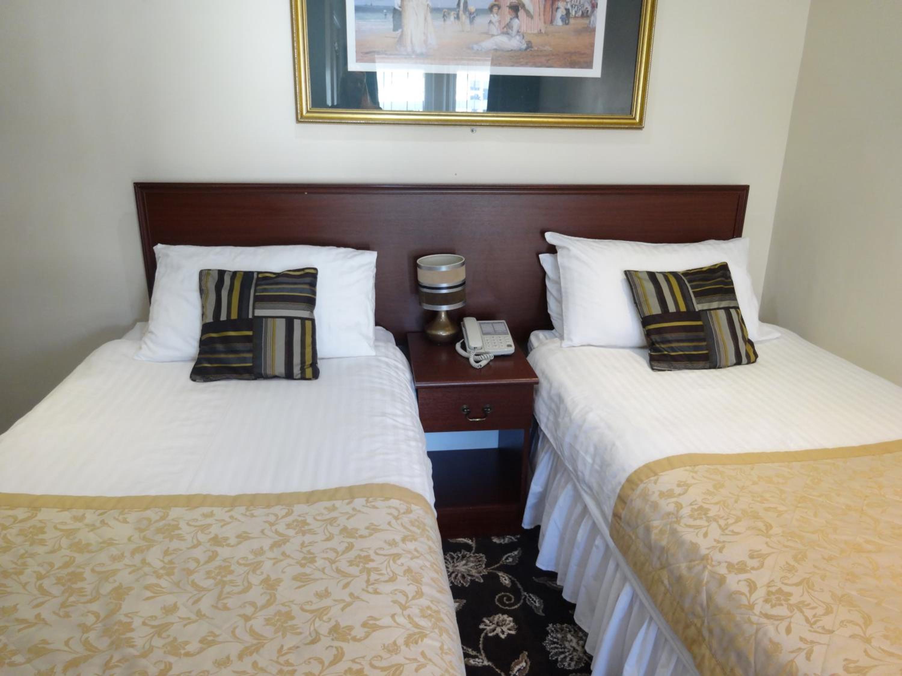 Waverley Hotel 8/38