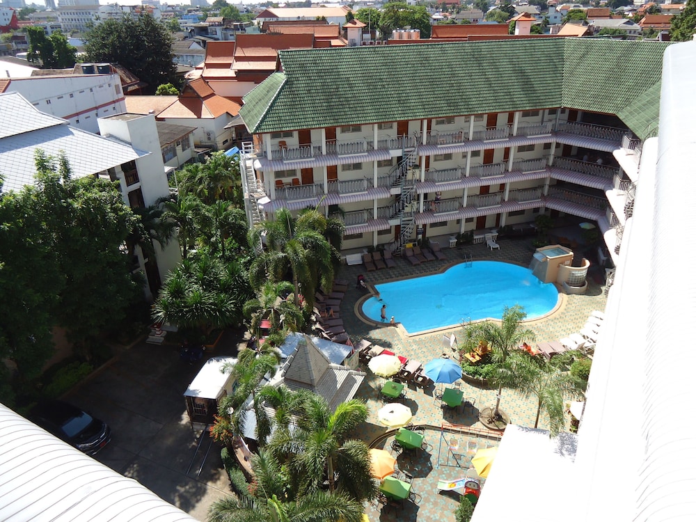 Top North Hotel Resort 4/49