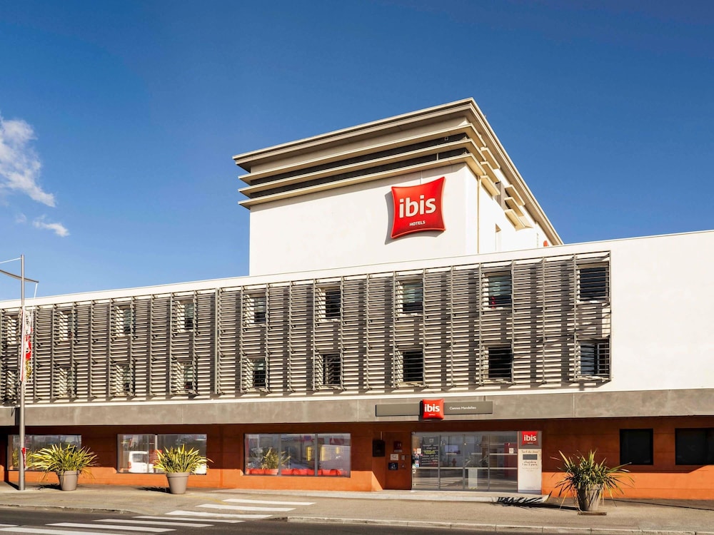 ibis Cannes Mandelieu 6/76