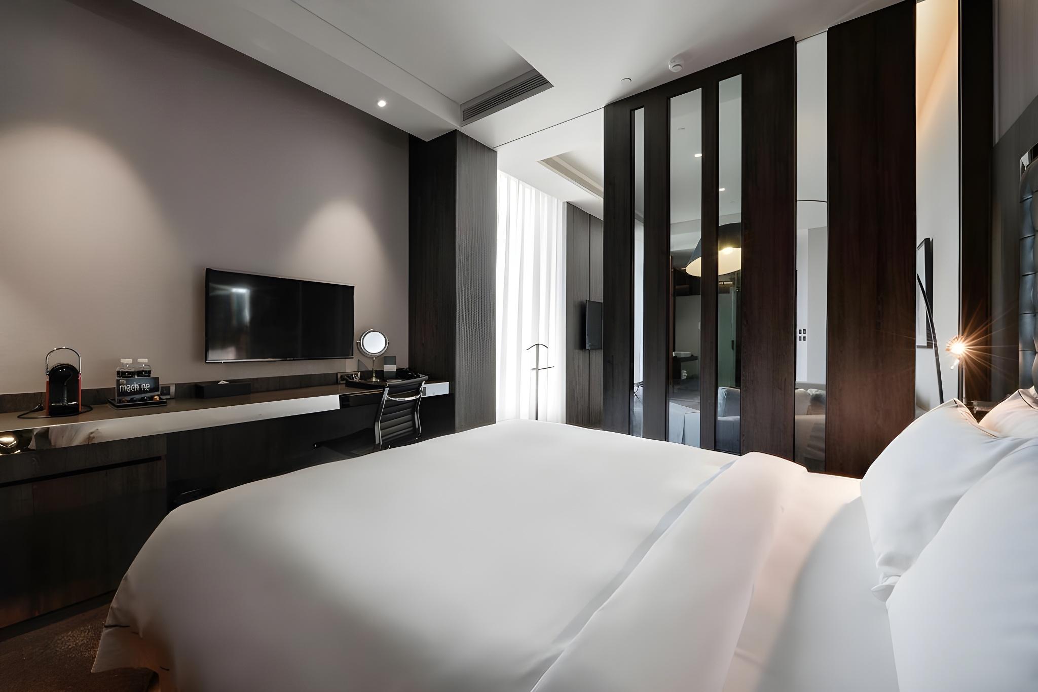 Grand, Suite