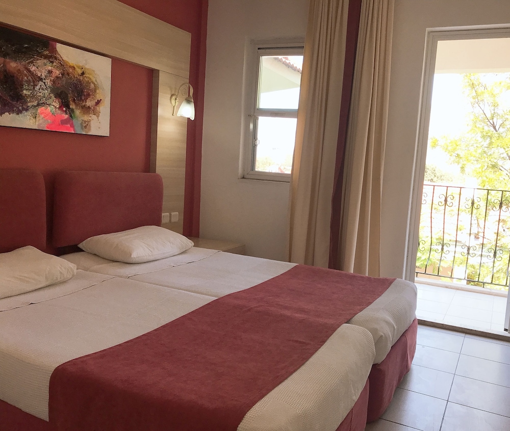 1 BEDROOM, SUPERIOR, APARTMENT