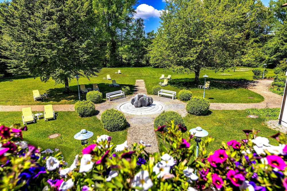 HOTEL SONNENGARTEN 50/60