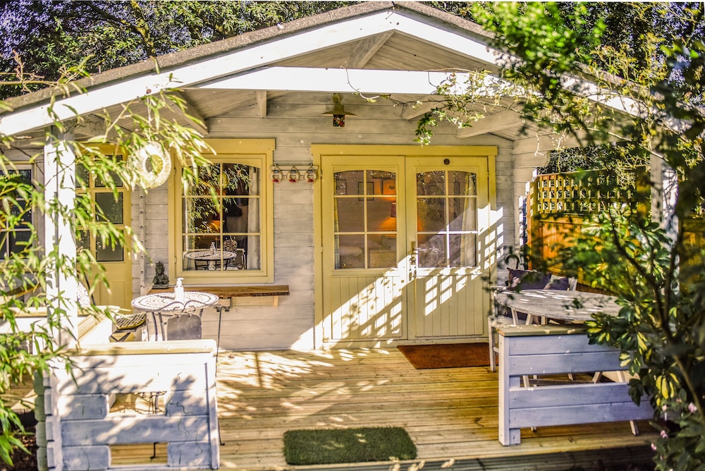 24 Ward Avenue 1/47