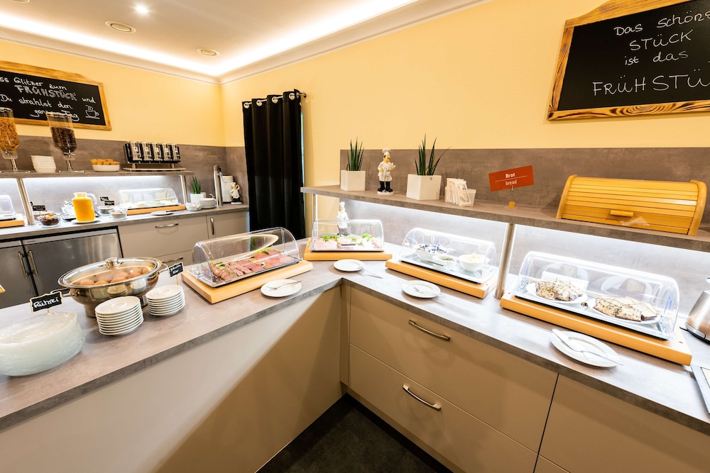 Askania Hotel Bernburg 50/50