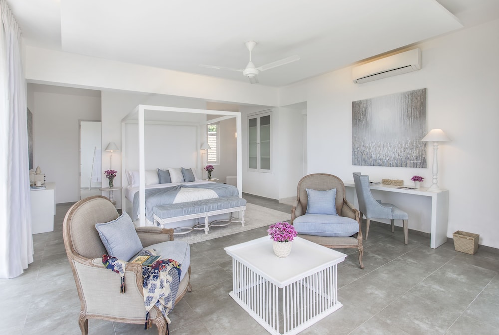 White Villa 26/50