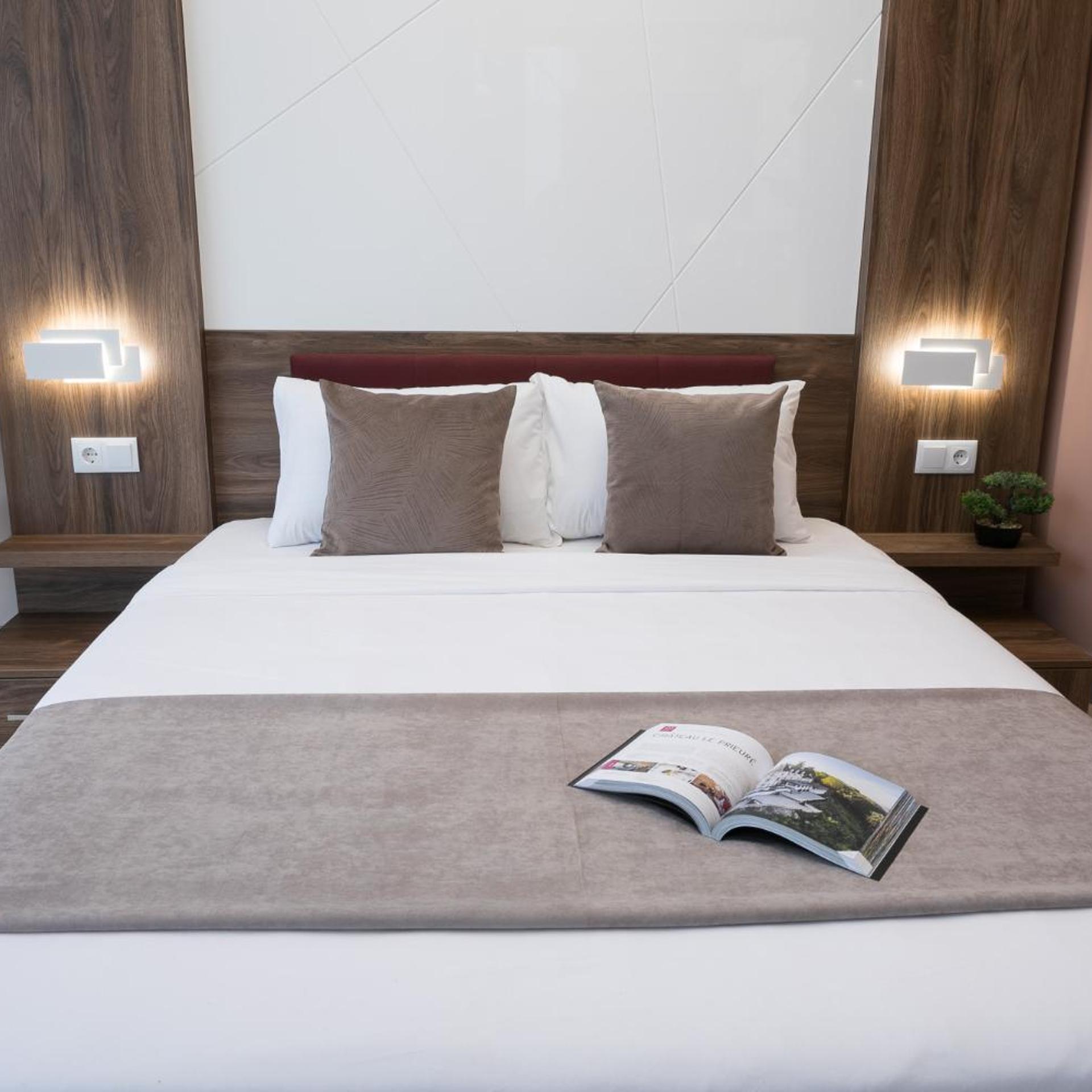 STANDARD, DOUBLE BED