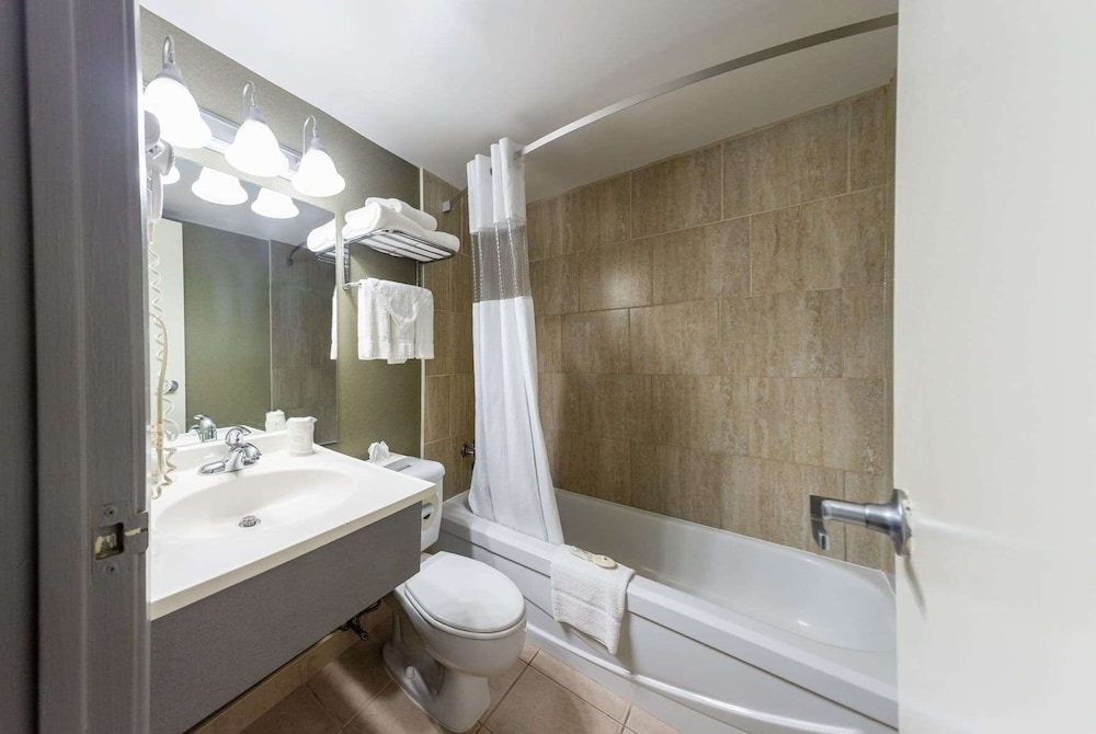 Days Inn by Wyndham Fallsview 14/41