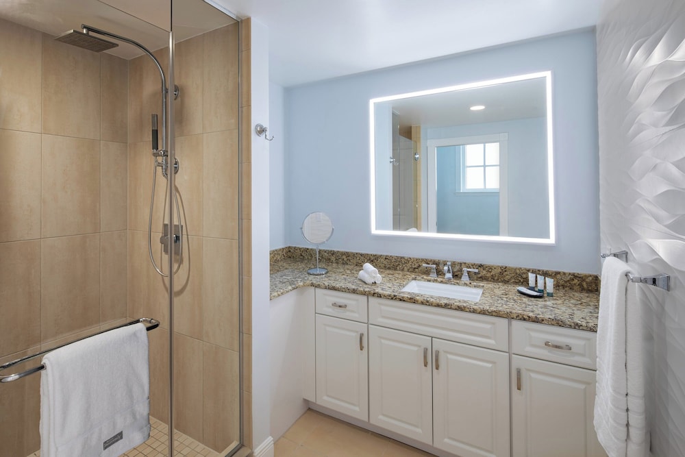 جناح بإطلالة على النهر بشرفة بغرفتي نوم، Westin Cape Coral Resort Formely the Resort At Marina Village 5/8