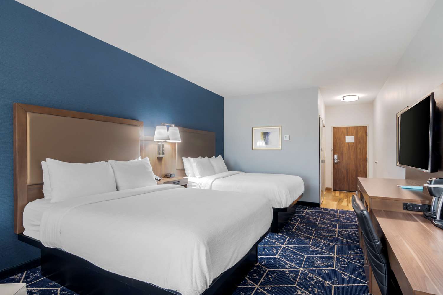 Room, 2 Queen Beds, Best Western Plus St Louis Airport Hotelbest Western Plus St Louis Airport Hotel 5/9
