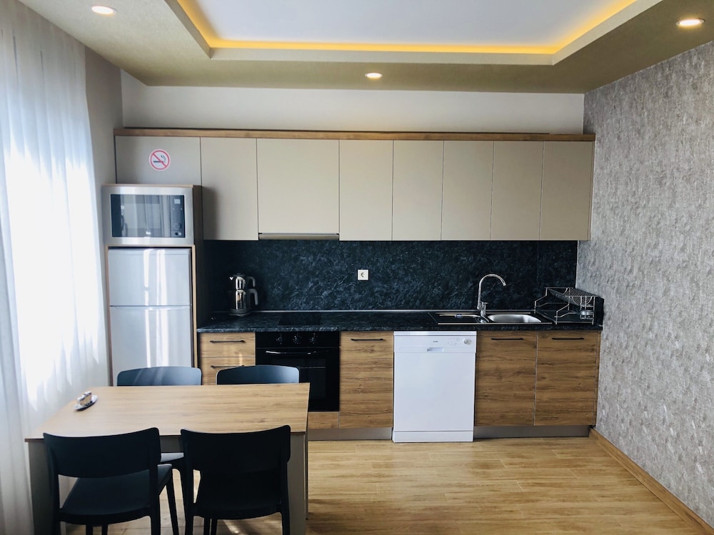 Golden World Suite Hotel 6/35