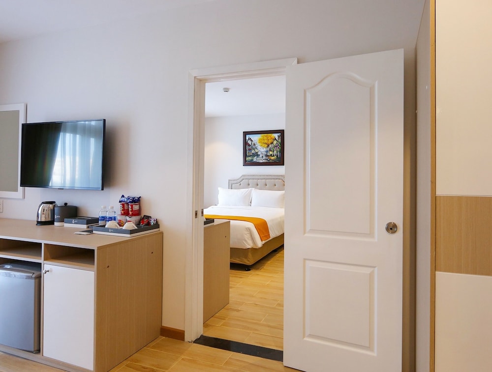 RHM Luxury Hotel And Suite 35/53