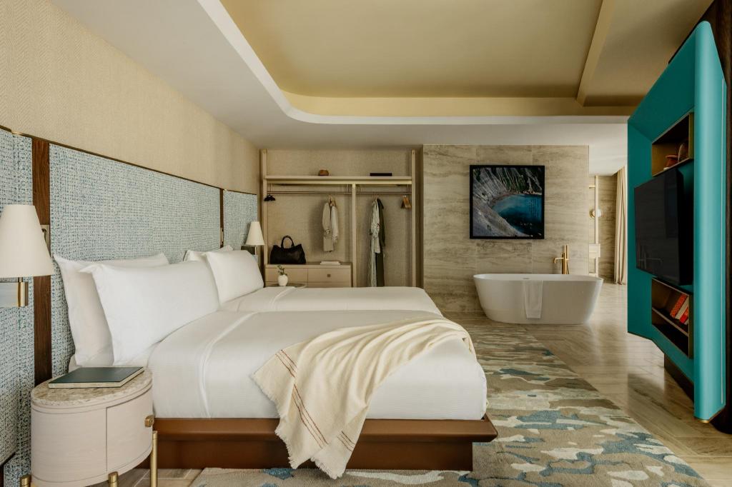 Extra Me, Suite, Double Bed, Sea View, Sofa