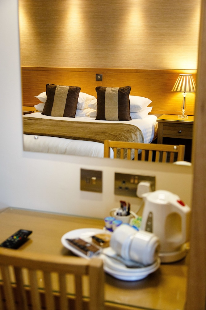 The Adamson Hotel 40/50