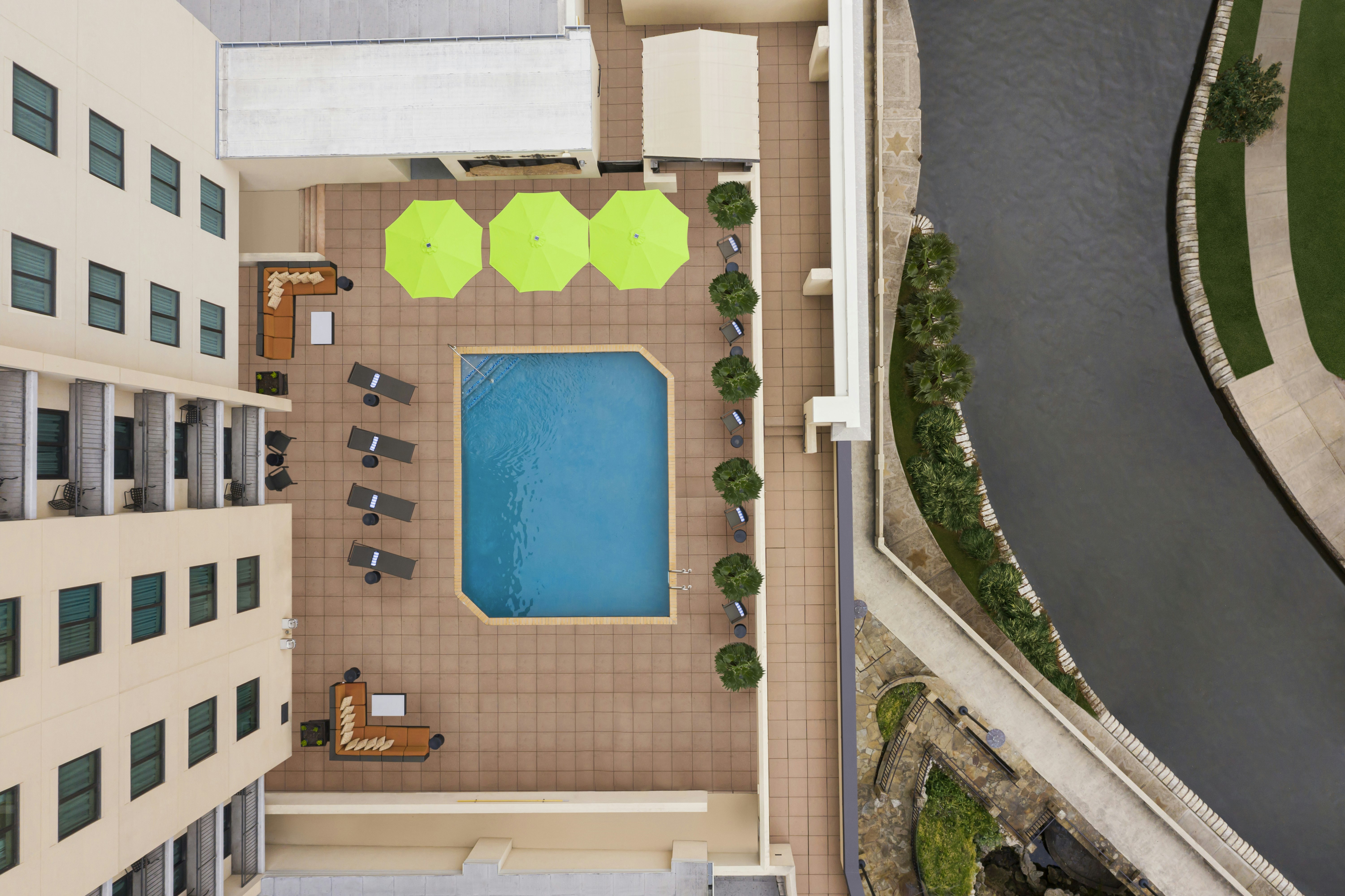 Embassy Suites By Hilton San Antonio Riverwalk Downtown 69/70