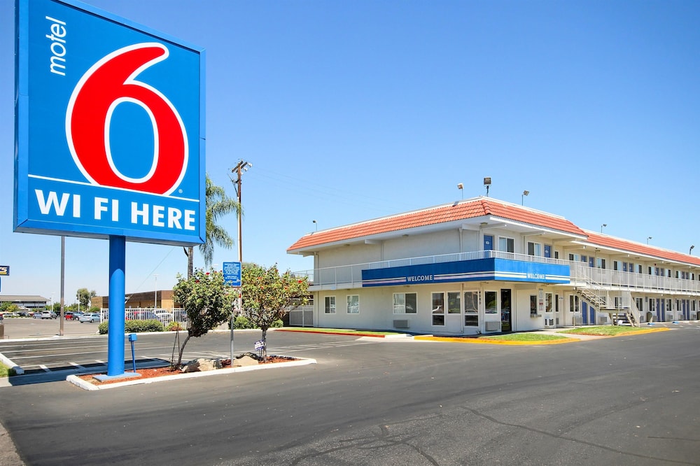 Motel 6 Fresno - Blackstone South secondary