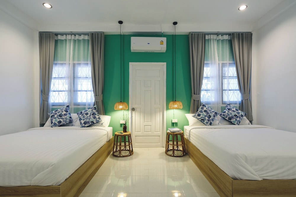 Yindee Travellers Lodge 10/50