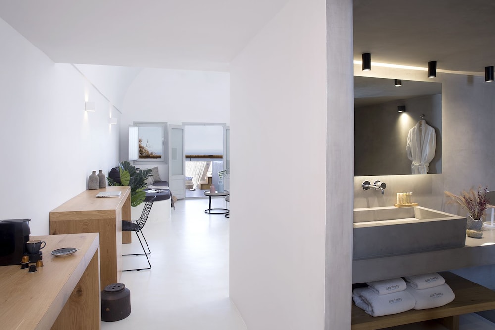 June Twenty Suites 50/50