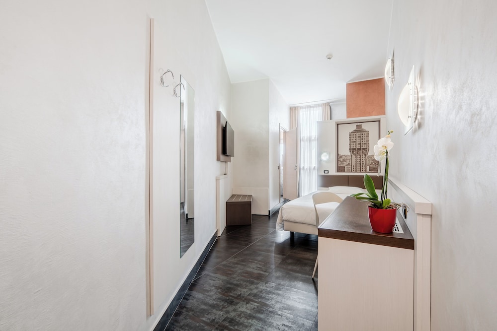 Hotel Milano Navigli 10/71