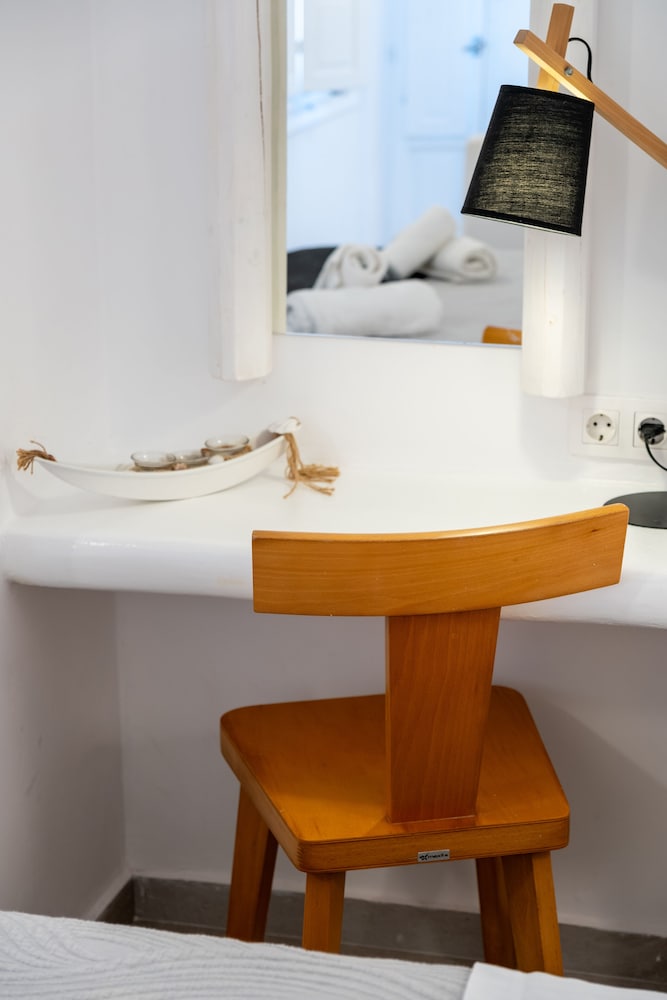 Amaze Suites 53/65