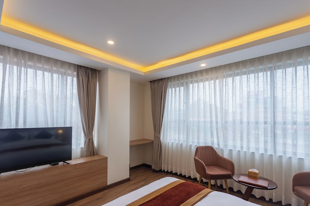 Hotel Crystal Pashupati 50/67