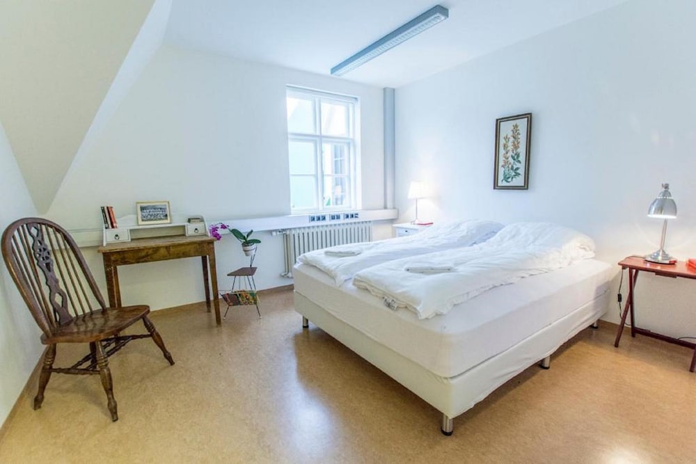 Heradsskolinn Historic Guesthouse 7/50