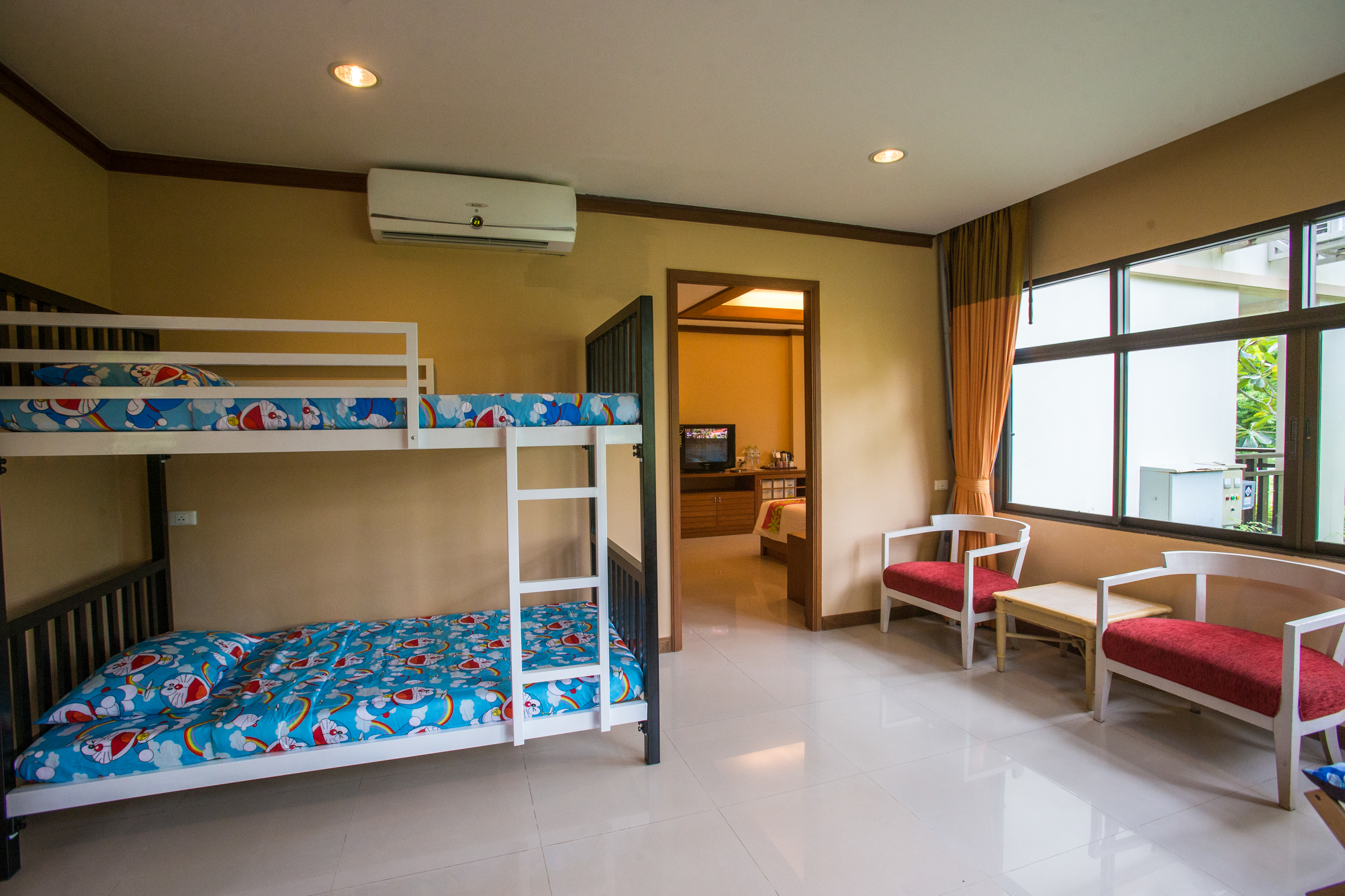 Hotel and Beach Bungalow at Lanta Resort 32/55