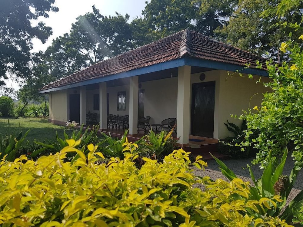 Nilaveli Crystal Blue Hotel 26/26